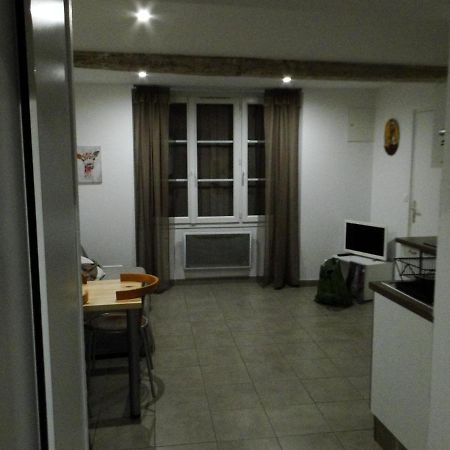 Sympathique Appartement L'Isle-sur-la-Sorgue Exterior photo