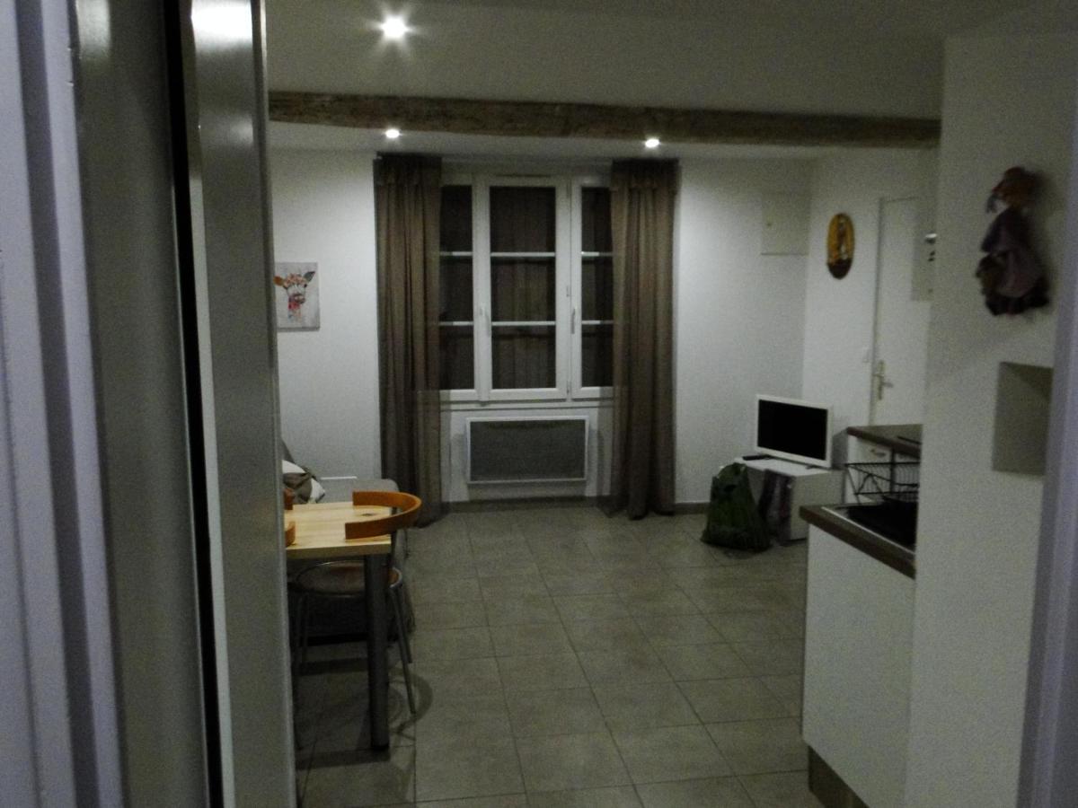 Sympathique Appartement L'Isle-sur-la-Sorgue Exterior photo