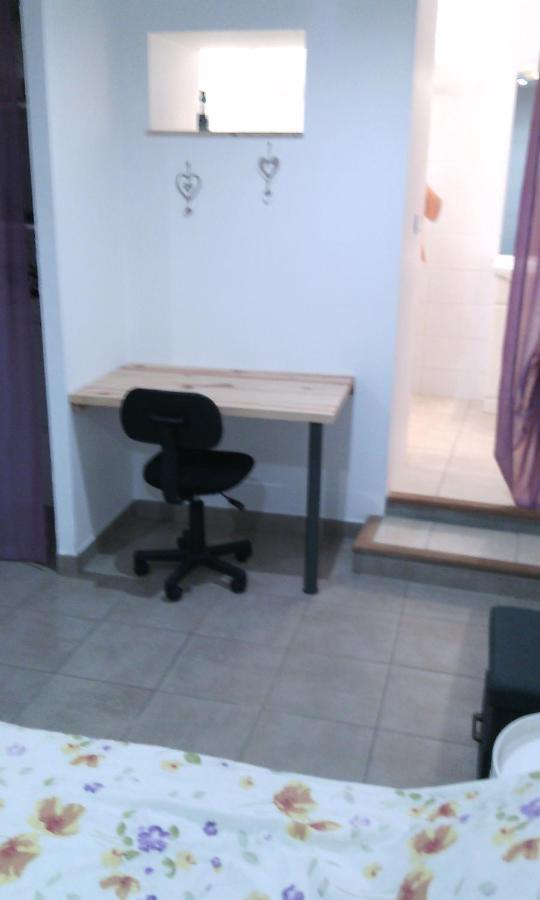 Sympathique Appartement L'Isle-sur-la-Sorgue Exterior photo